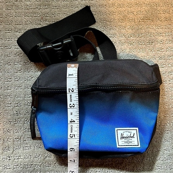 Herschel Fourteen Hip  Pack in Black & Blue gradient. Like new! - Picture 3 of 4